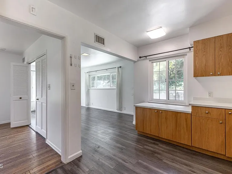 1290 Club House Dr — Photo 15