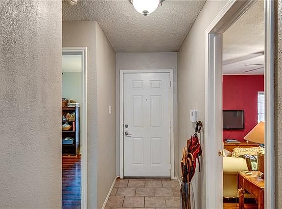 4th image of 1302 Blakeney Ln