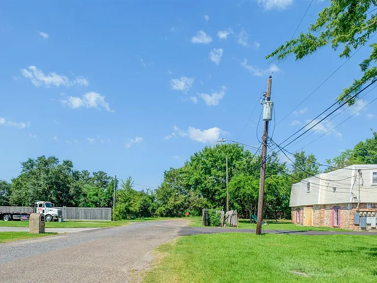 523 Spring Dr #4 — Photo 18