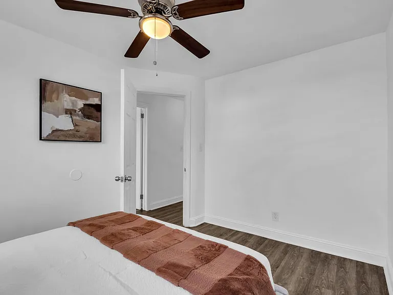 Maple Court Apartments — Photo 17