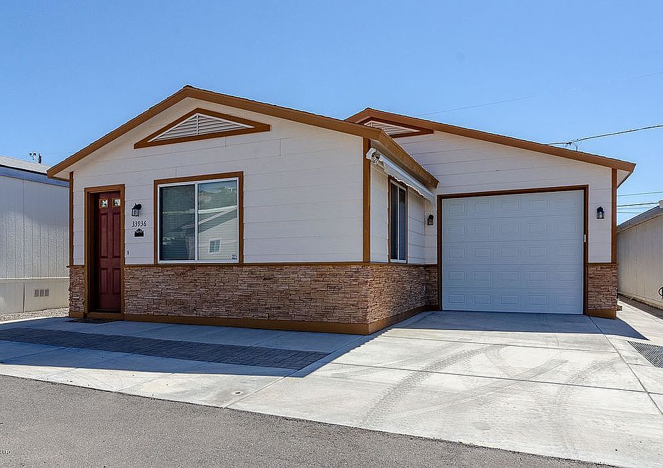 1st image of 33936 Smoketree Ln
