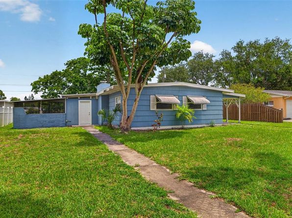 6819 Meadowlawn Dr N, Saint Petersburg, FL 33702