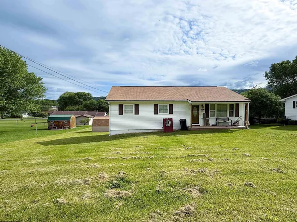 96 Long St, Hambleton, WV 26269