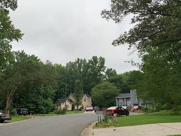 4th image of 4951 McAlpine Ln