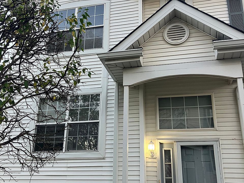 1st image of 17445 Sauk Dr