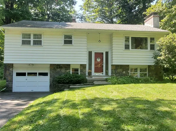 163 Roosevelt Road, Hyde Park, NY 12538