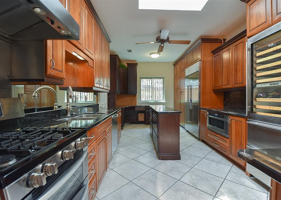 I always ask the sellers, "What feature did you like and enjoy the most while living in your home?" Thus the primary post!!!!!!!!!