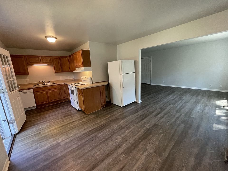 Open floor plan kitchen, Dining room, Living room