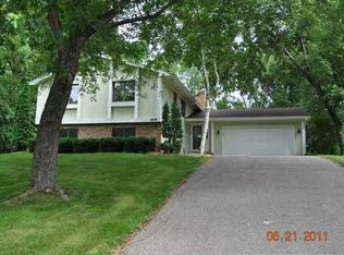 1009 E 156th St, Burnsville, MN 55306