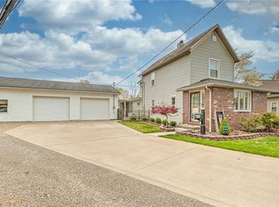 456 Bank Ln SE, New Philadelphia, OH 44663