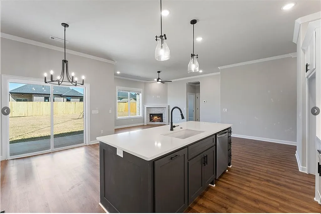 3 bed, 1674 sqft, $2,100 — Photo 4