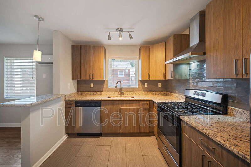 1st image of 950 Saint Charles Ave NE APT 3