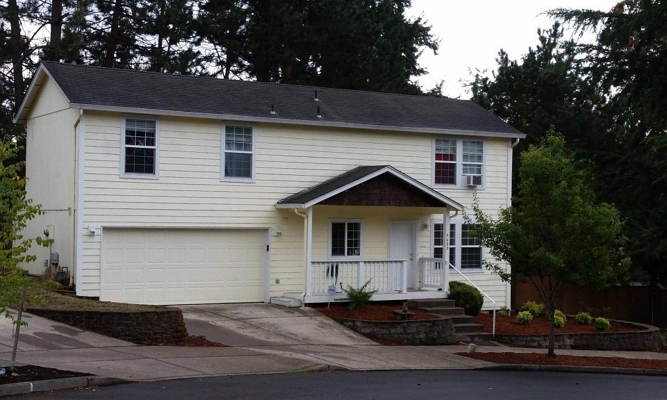 1st image of 4609 NE Leverich Ct
