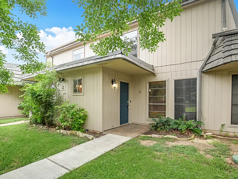 700 Castle Ridge Rd #C — Photo 1