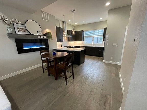 Kitchen & eating area