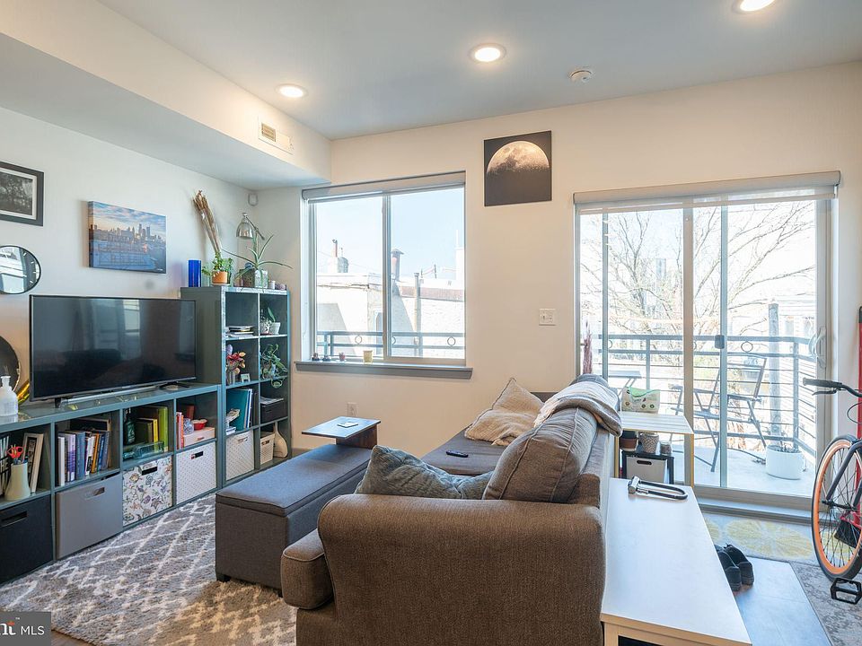 1st image of 415 W Berks St #3