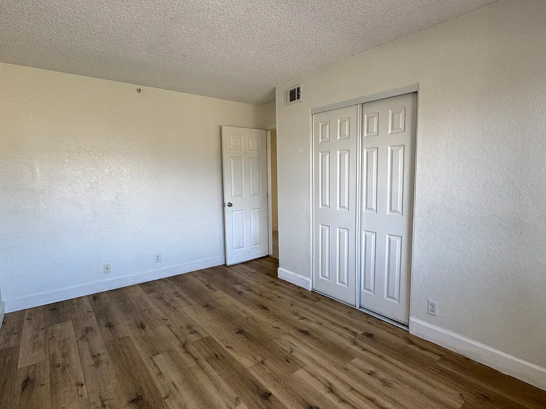 1465 Heatherton Ave — Photo 18