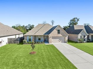 223 Hidden Cypress Dr, Belle Chasse, LA 70037