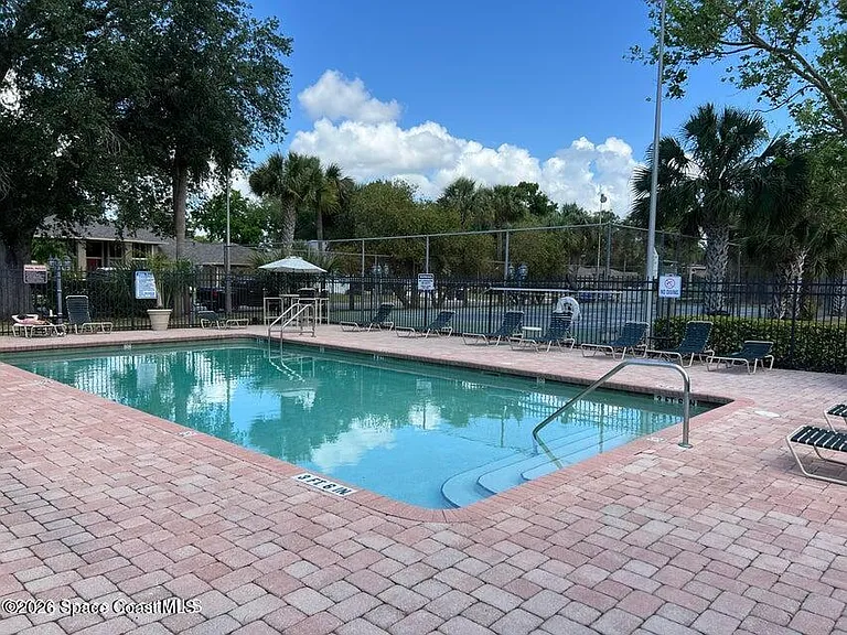 3585 Sable Palm Ln E #E — Photo 8