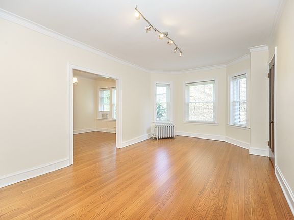 5th image of 4414 N Ashland Ave APT 2W