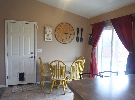 3rd image of 3196 E Larson Dr