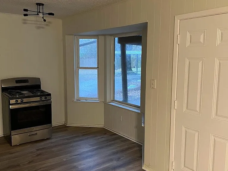 6913 Beaty St — Photo 5