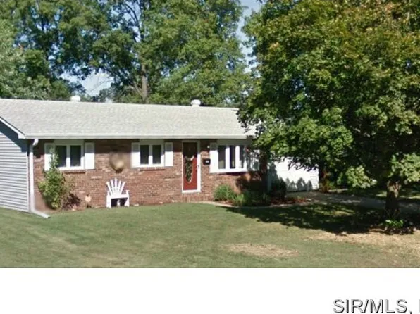 1381 Miland St, Wood River, IL 62095