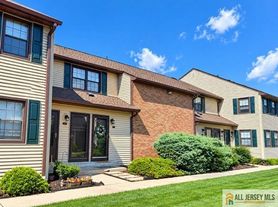 30 Prospect St, Metuchen, NJ