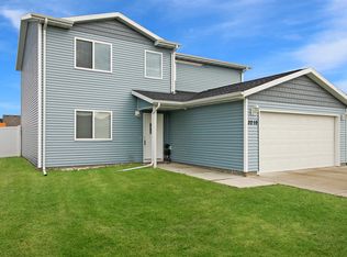 3210 15th St NW, Minot, ND 58703
