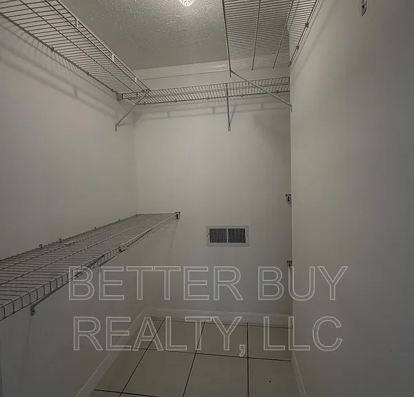 337 N 10th St — Photo 28