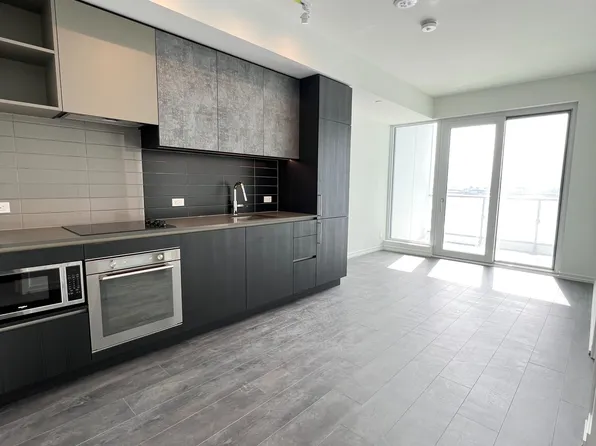 1000 Portage Pkwy #908, Vaughan, ON L4K 0L1