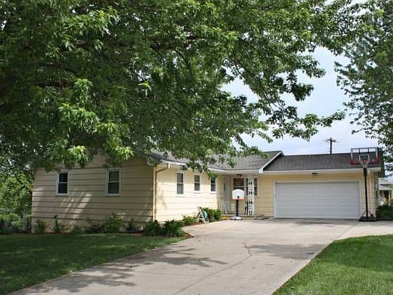 1st image of 4421 Douglas St