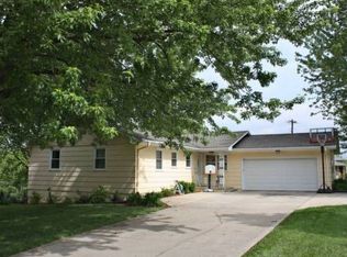 4421 Douglas St, Saint Joseph, MO 64506