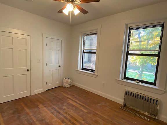 2nd image of 69 Gainsborough St APT 5