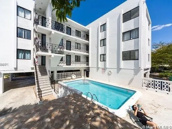 810 Salzedo St, Miami, FL 33134