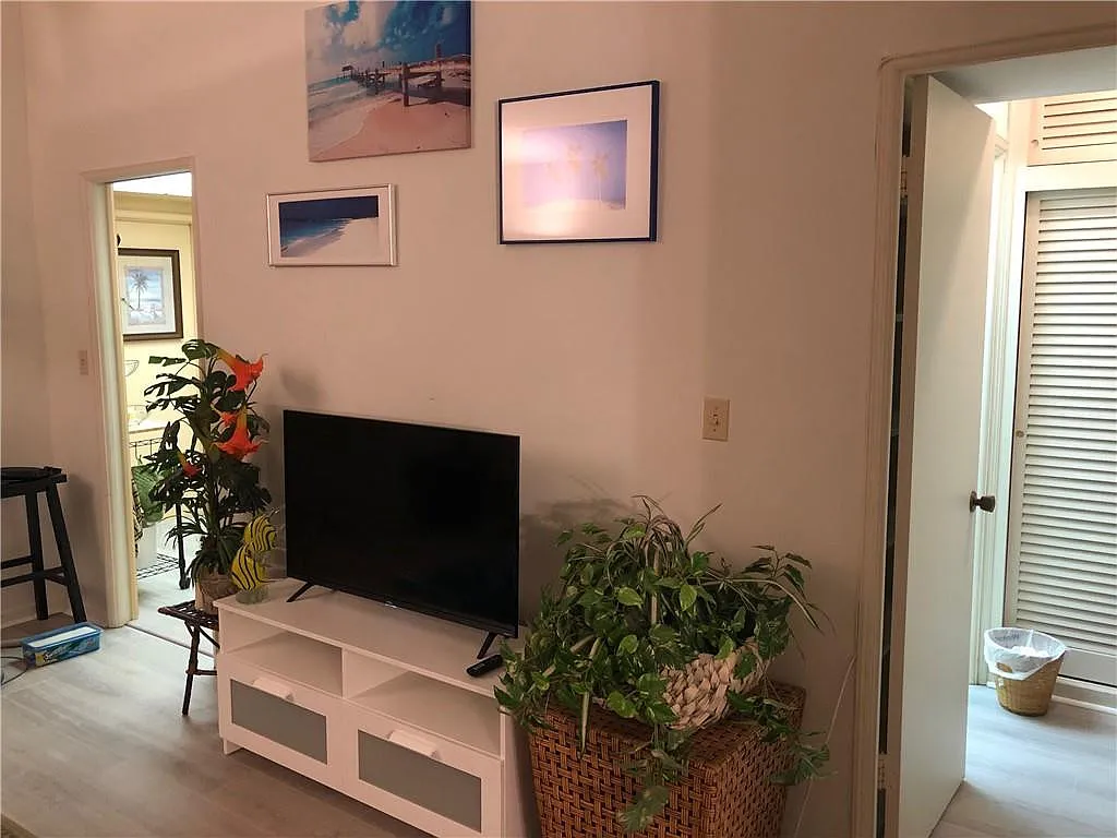 1 bed, 1.0 bath, 710 sqft, $1,700 — Photo 4
