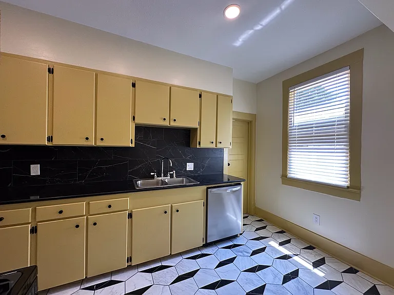 4910 Victor St #1 — Photo 14