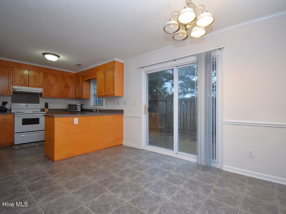 4th image of 2385 Vineyard Dr APT I6