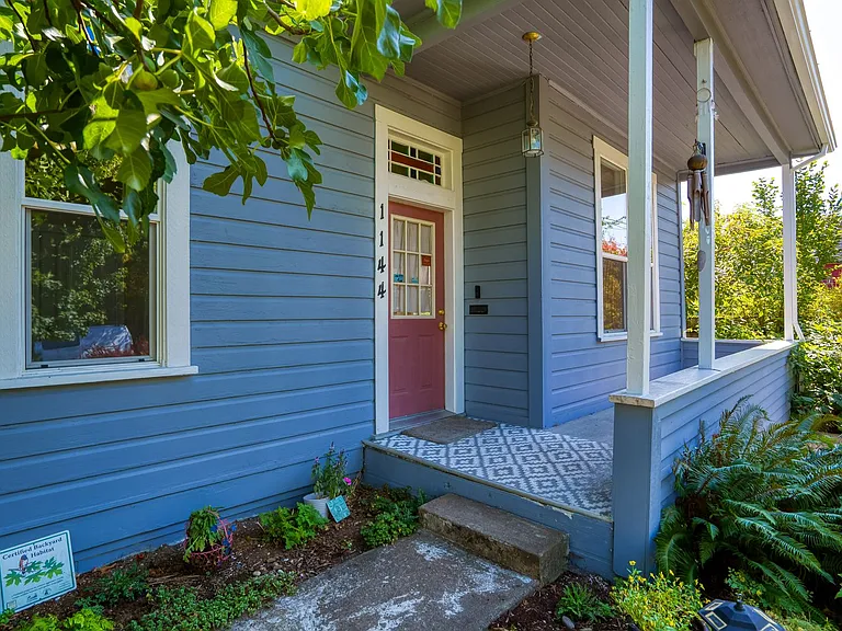 1144 NE Morton St — Photo 3