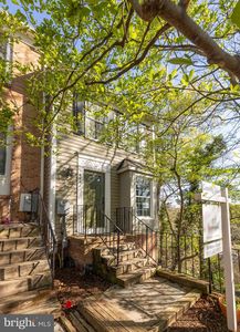 5001 9th St S, Arlington, VA, 22204