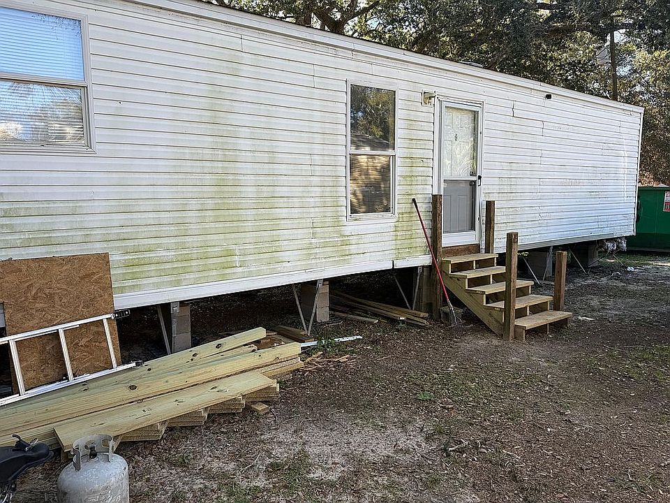 1st image of 3860 Creighton Rd Unit 5