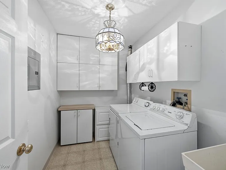 9215 Hickory Ridge Dr — Photo 11