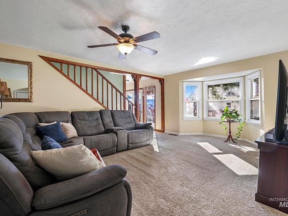 2nd image of 1213 Burley Ave