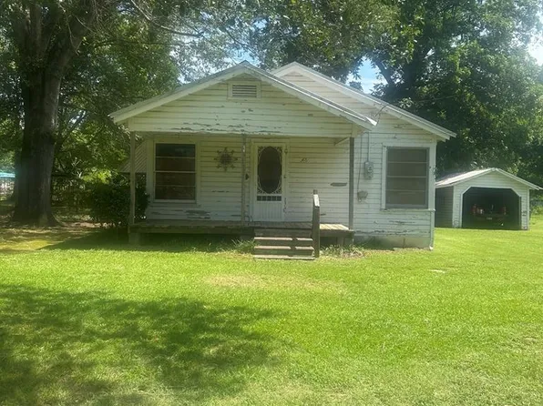 346 Ash St, Maud, TX 75567