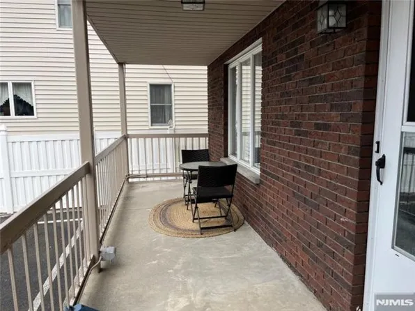 92 Mozart St, East Rutherford, NJ