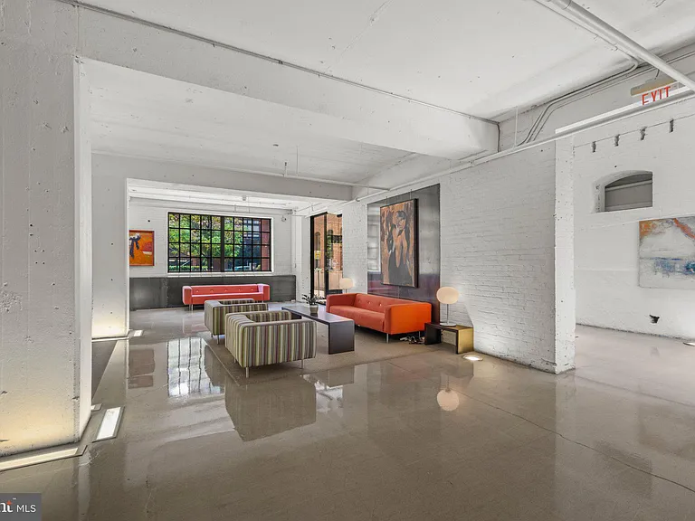 437 New York Ave NW #220 — Photo 39