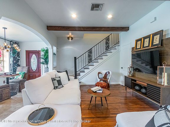 5th image of 821 38th St