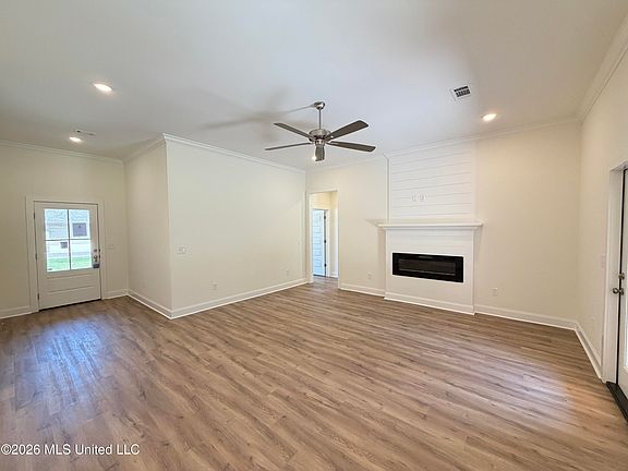 4th image of 113 Newport Dr