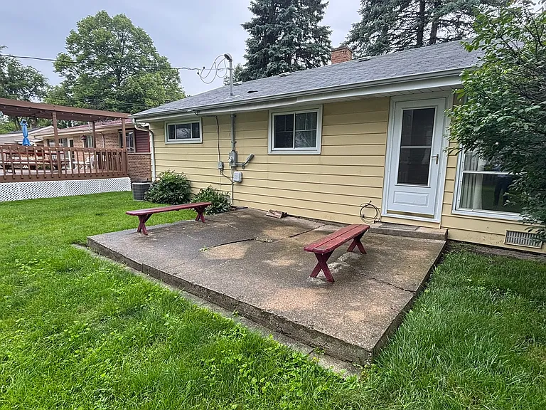 1417 N Wilke Rd — Photo 13