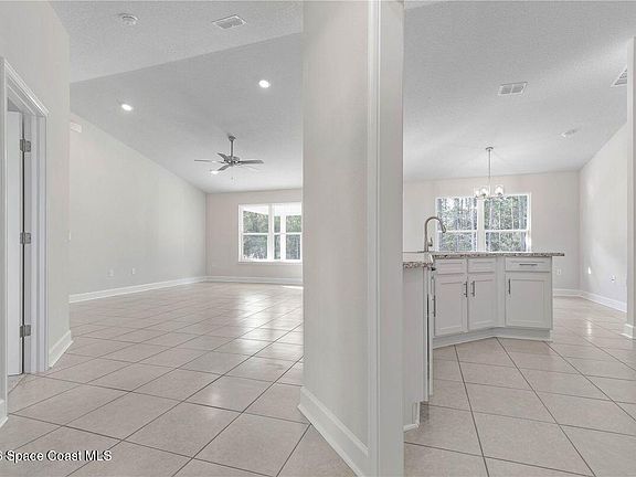 2nd image of 443 Oakleaf St SW